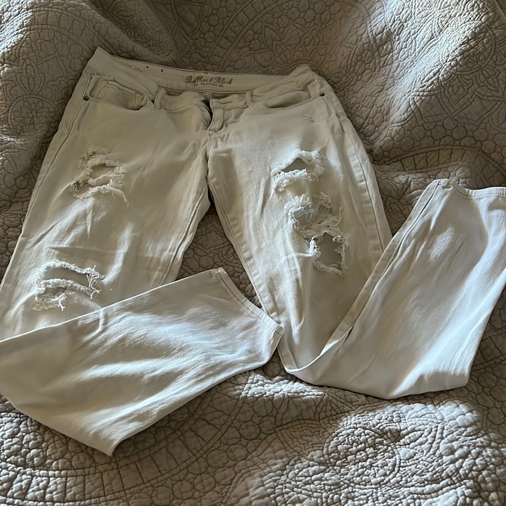 Bullhead White Skinny Jeans